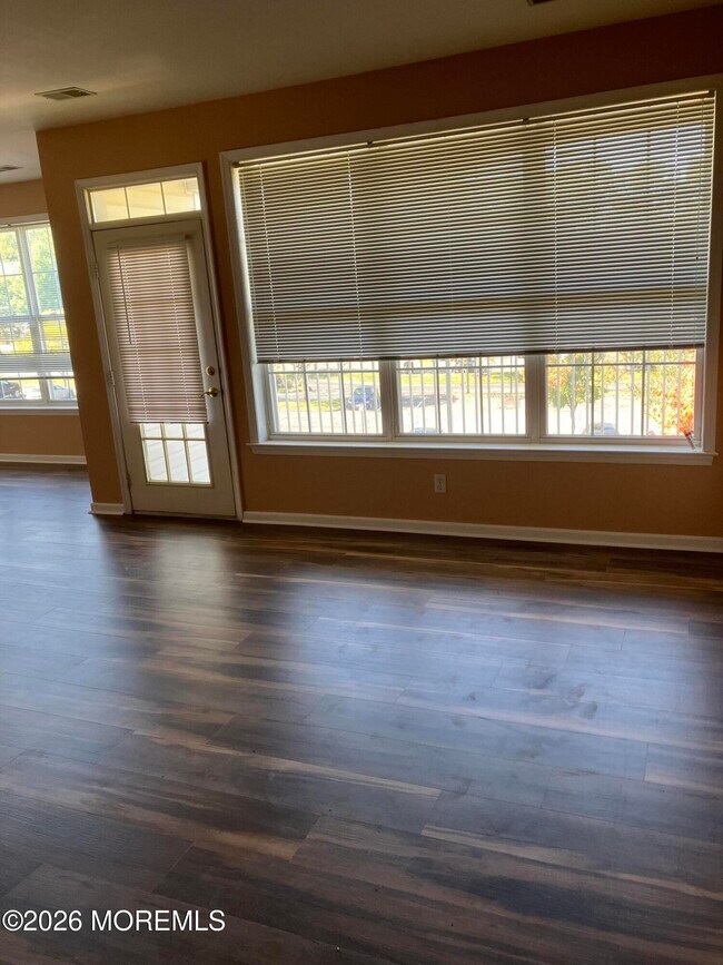 Photo - 335 St Andrews Pl