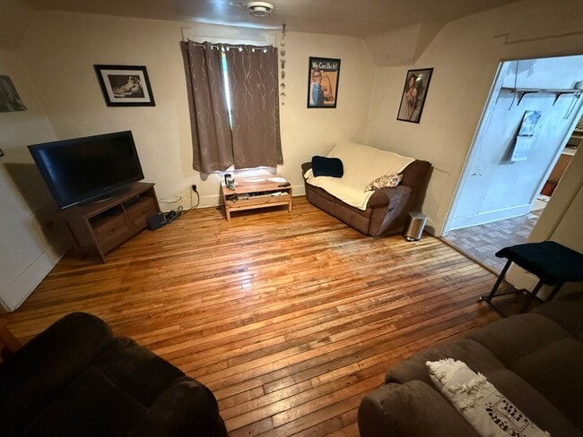 Photo - 2523-23B N Bremen St Unit Upper