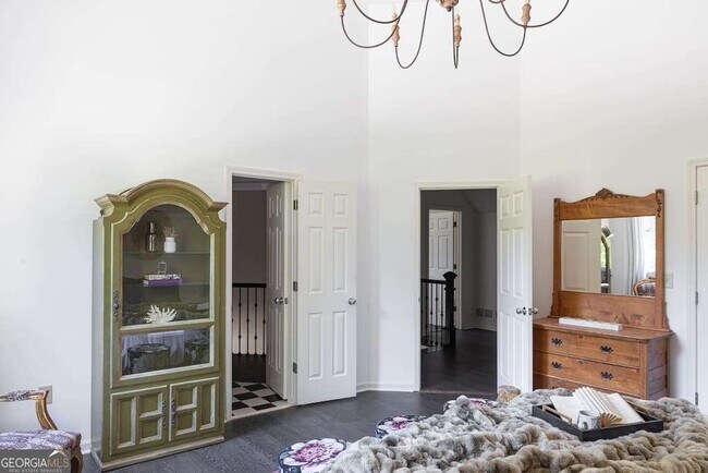 Photo - 201 Hurt St NE