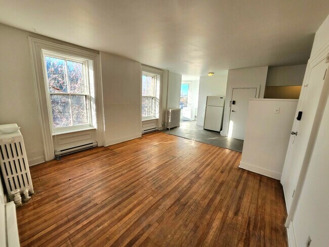 Photo - 325 Main St Unit 2