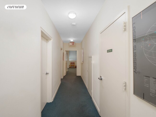 Photo - 20 E 68th St