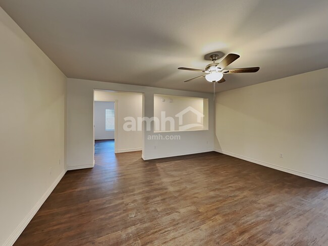 Photo - 309 W Vuelta Friso