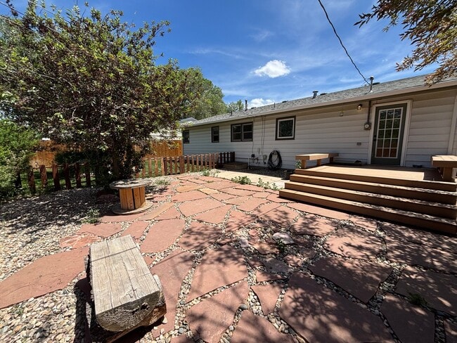 Photo - 1007 Sanders Dr