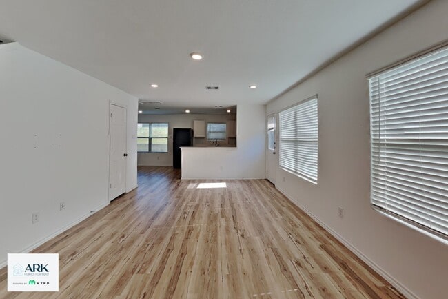 11106 N Lake Mist Ln