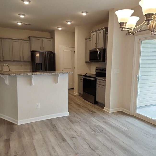 497 Hillsborough Dr