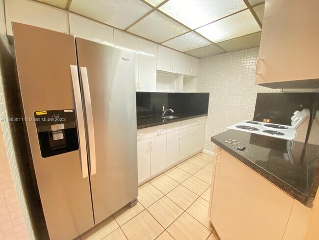 Photo - 801 Meridian Ave Unit 2E