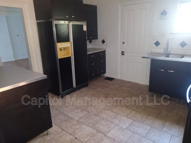 Photo - 1126 Seymour Ave Unit 1