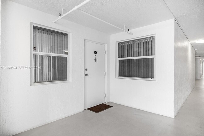 Photo - 2575 SW 27th Ave Unit 111