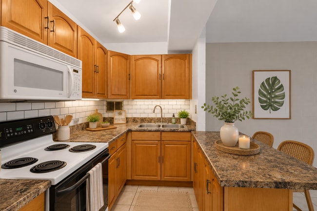 Photo - 1415 Victoria St
