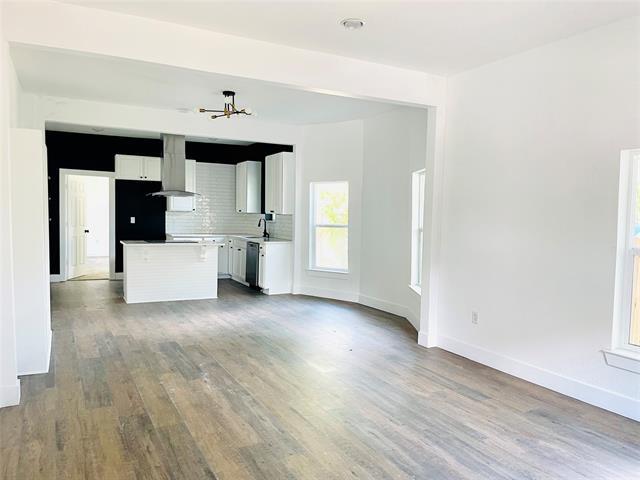 Photo - 2210 Langford St