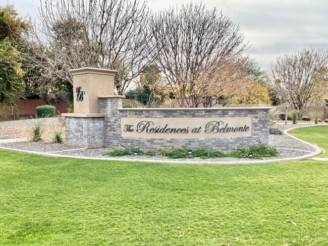 Building Photo - Gorgeous 3 Bed/2.5 Bath + Den Home In Chandler! Gated Community & Upgrades Throughout Home!