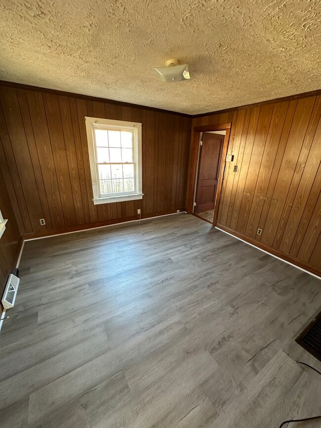 Photo - 195 Triple Oak Cir