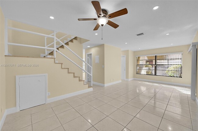 Photo - 2532 Coral Springs Dr