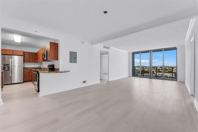 Photo - 401 69th St Unidad 1201