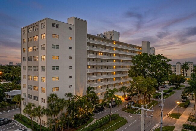 Photo - 2555 NE 11th St Unidad 708