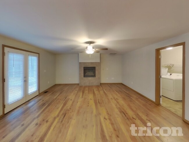 Photo - 8028 Old Military Rd NE