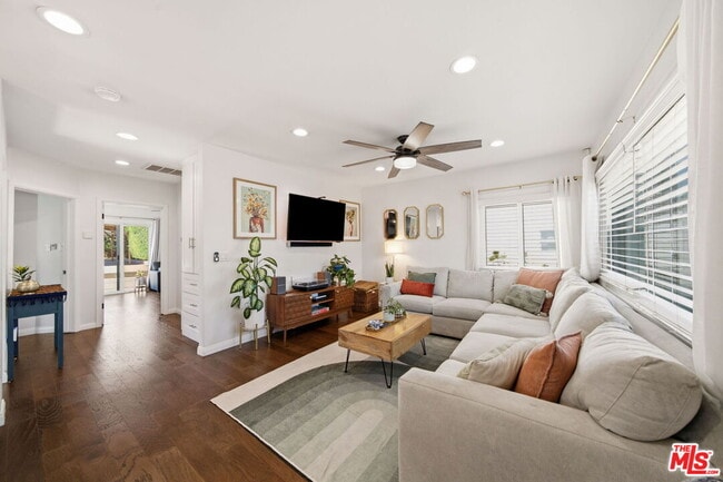 1501 W 104th St