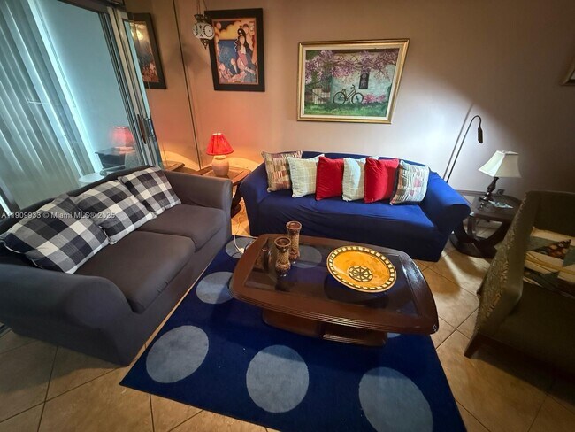 Photo - 8220 Sunrise Lakes Blvd Unidad 309