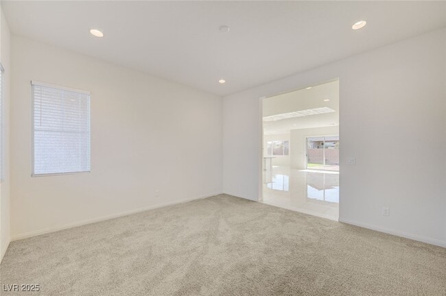 Building Photo - 555 Jerry Bird Ct