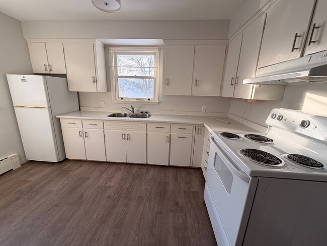 Photo - 331 Hawthorne Ave