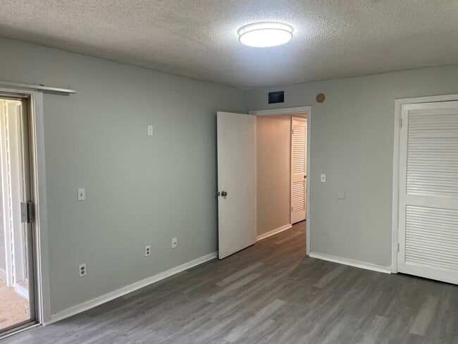 Photo - 1208 Bush River Rd Unit B6