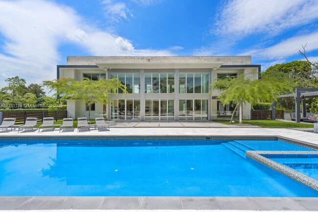 Photo - 14305 Stirling Rd