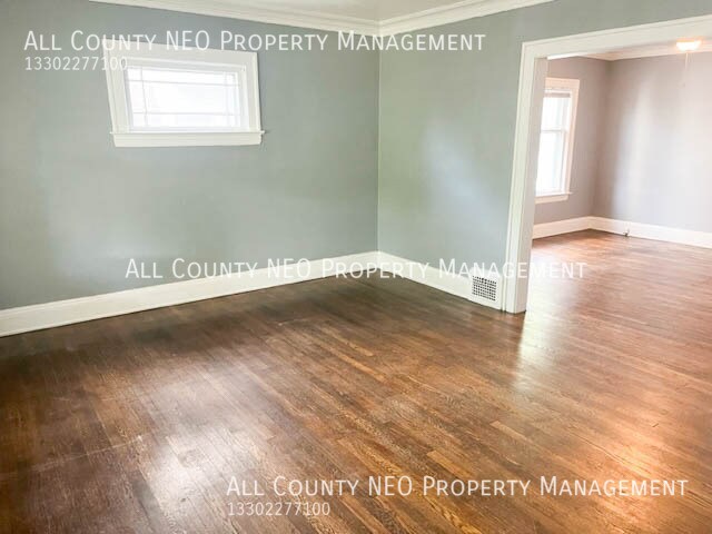 Photo - 3165 E Derbyshire Rd