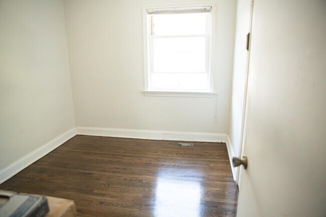 Photo - 4 Camilla Crescent Unit 1