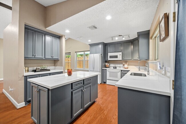 Photo - 17511 Favor Bend Ct