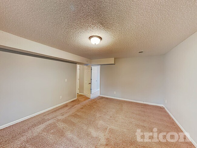 Photo - 227 Cheyenne Way