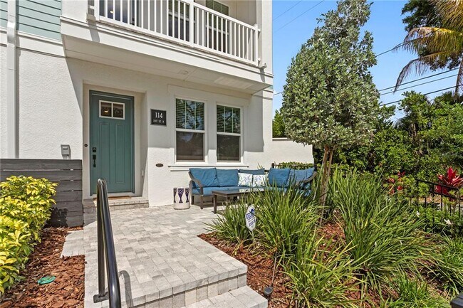 Photo - 114-121 21st St N