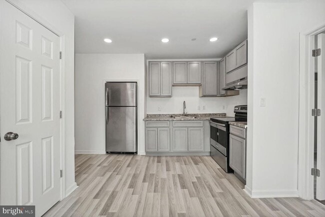 Photo - 1642 16th St SE Unit 2