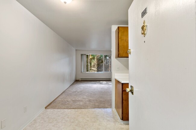 Photo - 5515 15th Ave NE Unidad 304