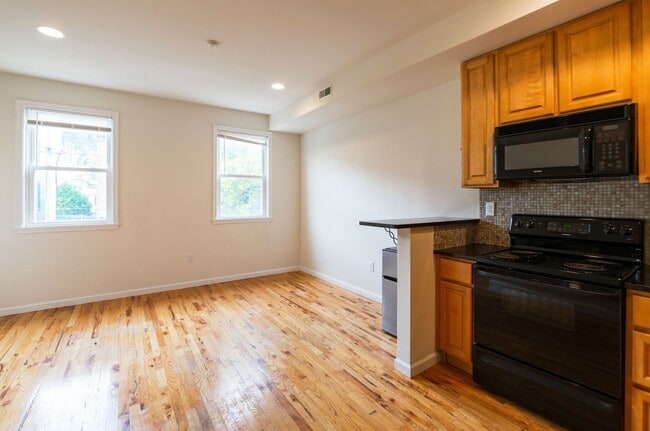 Photo - 330 N Preston St Unit Upper