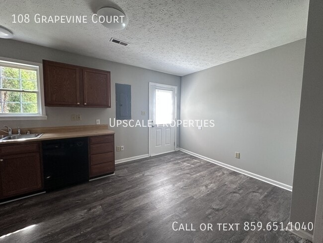 Photo - 108 Grapevine Ct