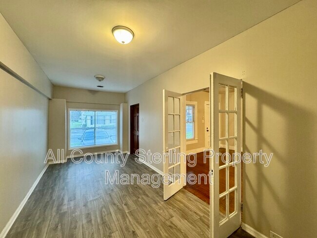 Photo - 235 SW Columbia Ave