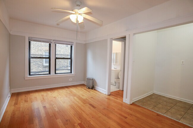 Photo - 7453 N Greenview Ave Unit #318