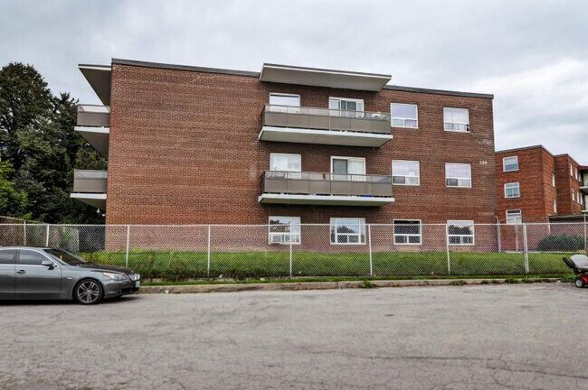 Photo - Danforth Apartments Unit Bachelor + Den