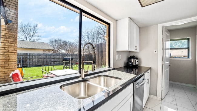 Photo - 6407 Chinaberry Trail