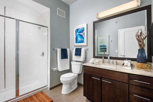 Photo - 999 W Chicago Ave