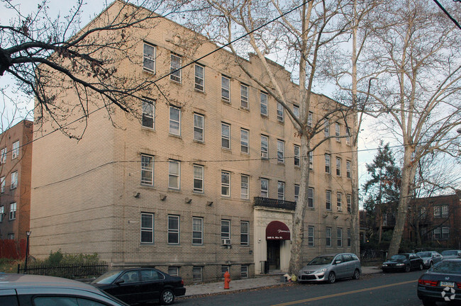 Florence Gardens - Florence Gardens Apartments