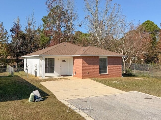 Building Photo - 501 Ashwood Ln