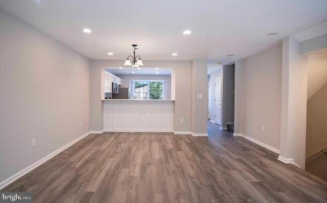 Photo - 31 W Duck St