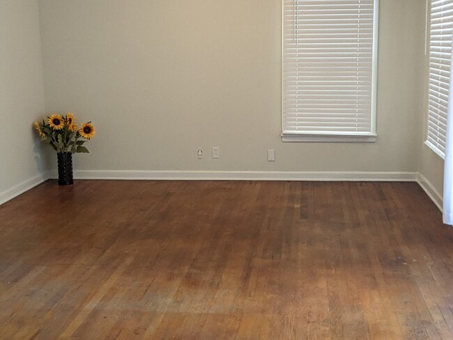 Photo - 2417 S Kennedy Ave House