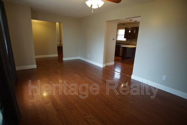 6209 Bryan Ln