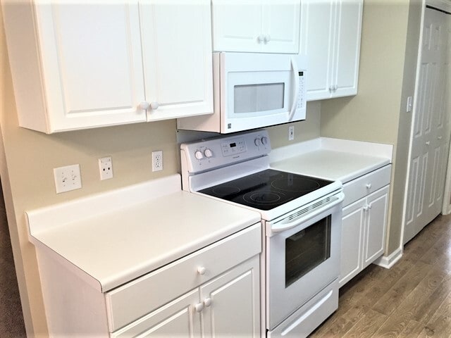 Photo - 8 Sandy Pond Ct