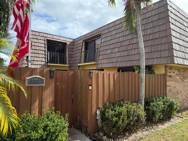 Photo - 1021 Springdale Cir