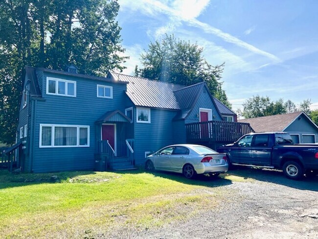 Building Photo - Midtown 3 Bed Apt. w/ 2 Car Garage Unit Apt #3