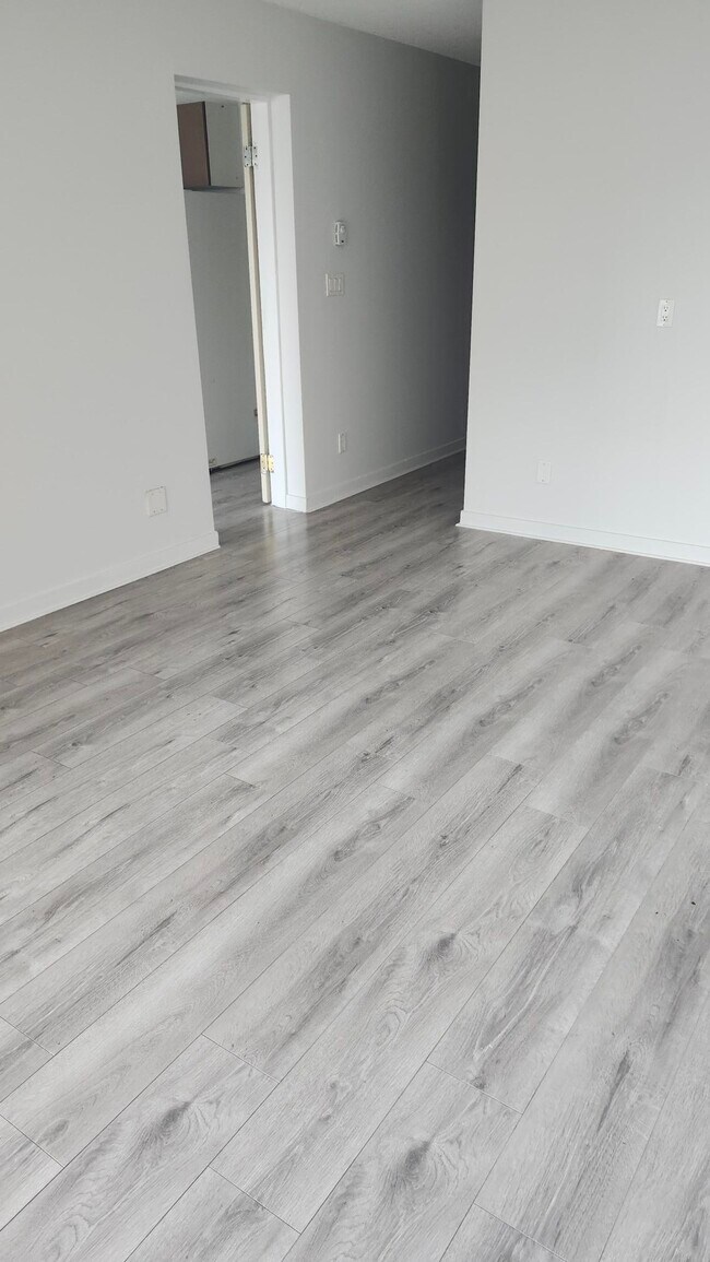 Photo - 3683 E Hastings St