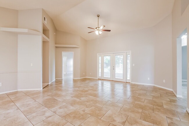 2523 Dovetail Dr